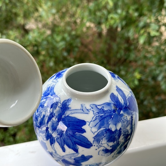 Vintage Lidded Blue and White Floral Ceramic Jar - Picture 5 of 7